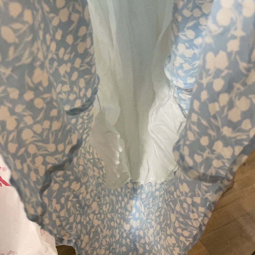 RIXO Blue and White Floral Puffed Sleeve Dress - Picture 12 of 12